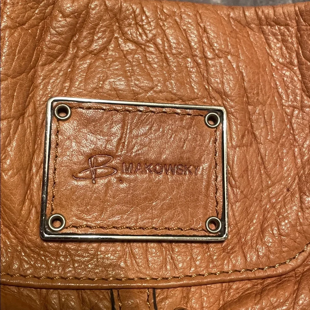 B. Makowsky hobo/shoulder bag. Tan/Cognac leather w a crocodile-embossed texture